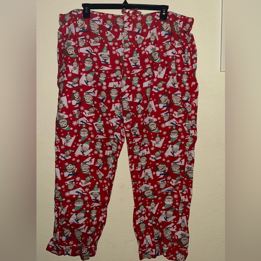 Old Navy 2 piece tank top pajamas with long pants - Picture 4 of 4